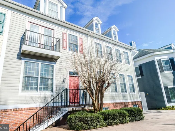 17 Village Green Dr, Ocean View, DE 19970