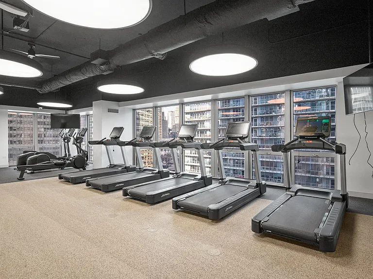 Cardio equipment in the Fitness Center at Shoreham and Tides in Chicago, IL
