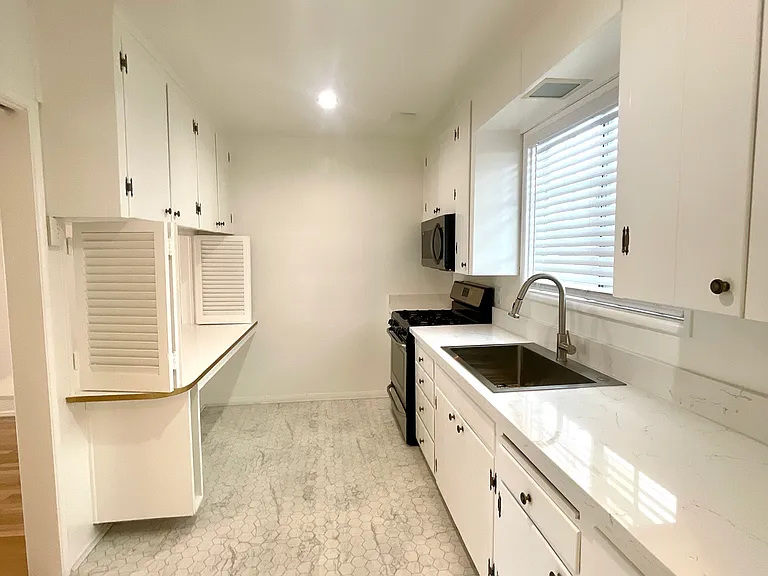 5534 1/2 Kester Ave #5534-1/2 — Photo 13