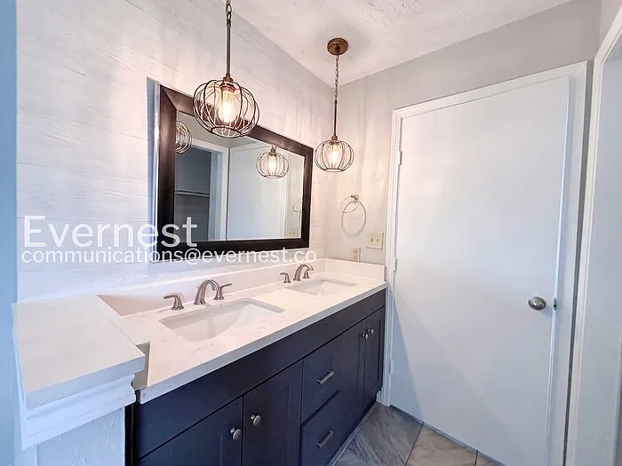 1334 Willersley Ln — Photo 12