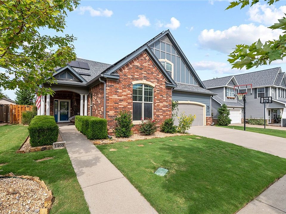 1st image of 1403 NE Dysart Woods Ln