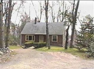 6 Lake Ave, Pembroke, MA 02359