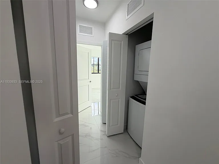 2308 E 4th Ave #208 — Photo 6
