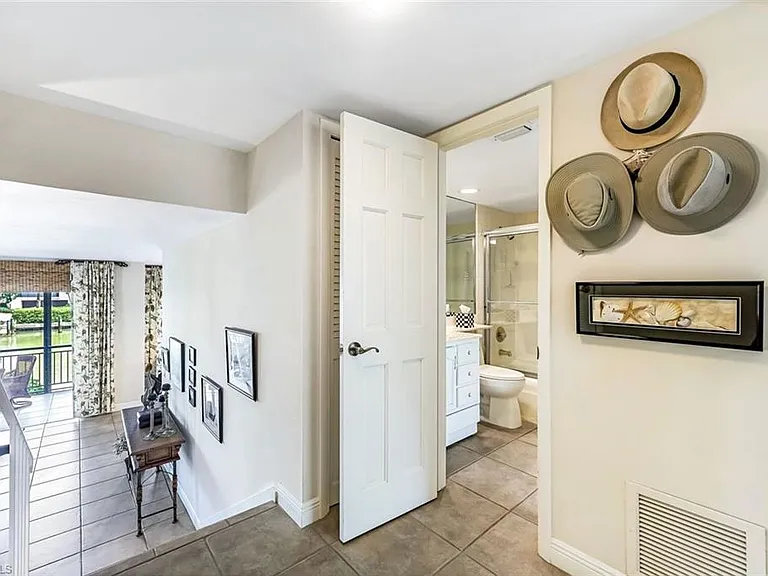 2216 Gulf Shore Blvd N #R3 — Photo 5
