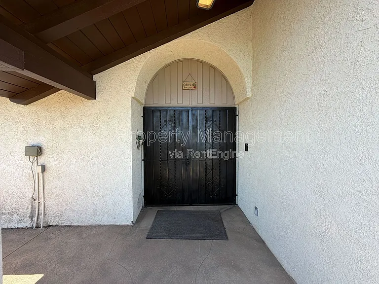 410 Mira Loma Ln — Photo 2