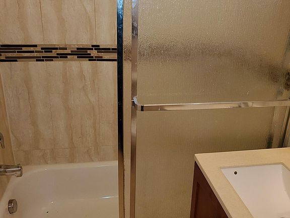 5th image of 644 Communipaw Ave #2