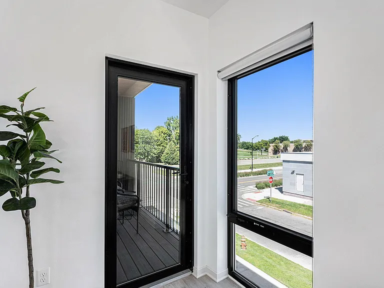7410 Kercheval Ave #201 — Photo 12