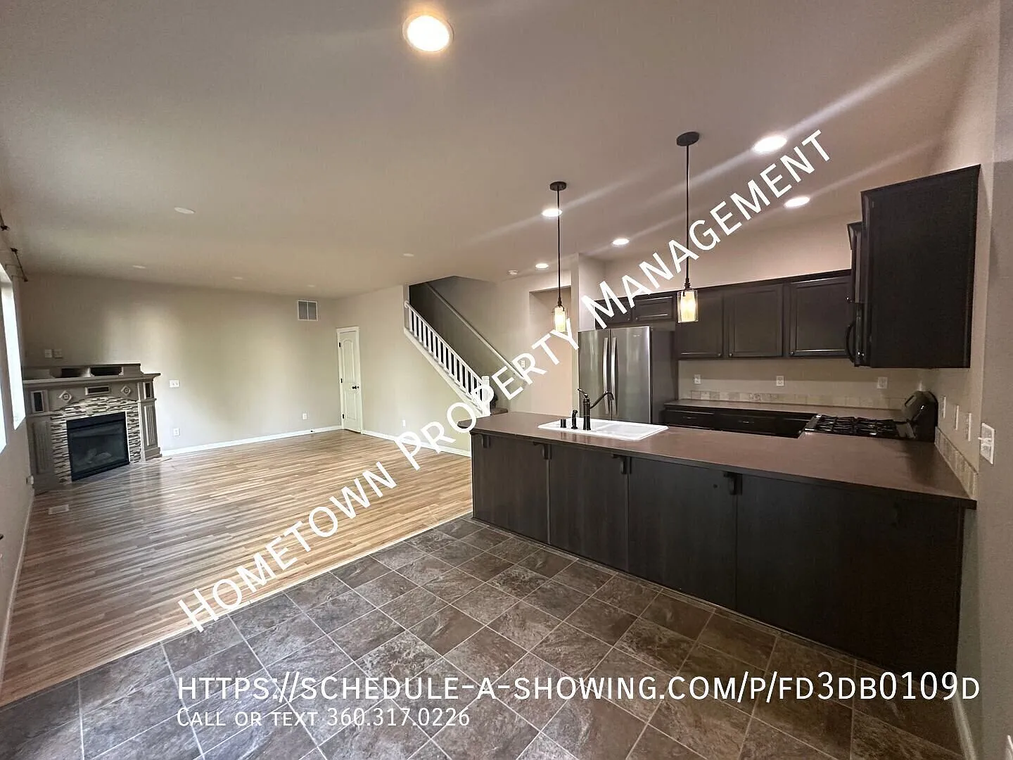 Spacious 4-Bedroom Home with Office, 3-Car Garage & Fenced Yard — Photo 3
