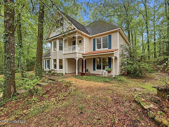 2nd image of 324 Warwick Rd