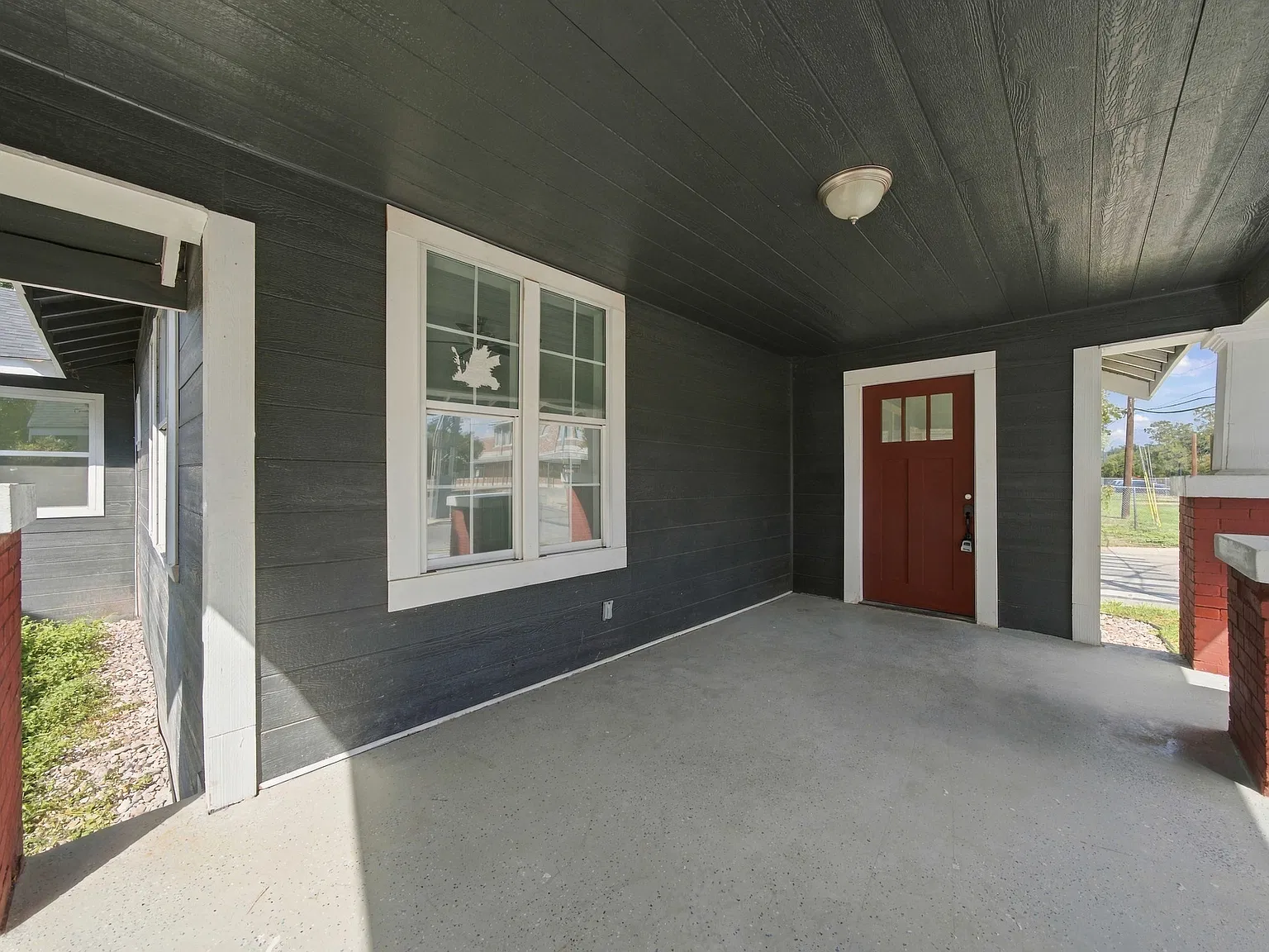 3 bed, 2.0 bath, 1850 sqft, $2,550 — Photo 3