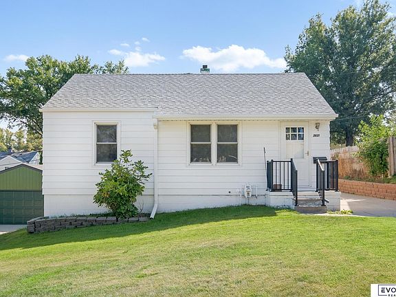 2nd image of 3621 Hascall St