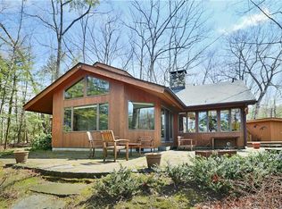 15 Loggers Ct, Carmel, NY 10512