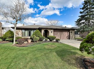 7221 Bayberry Ln, Darien, IL 60561