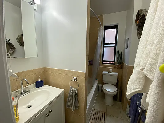 Rented by Mdays Realty | media 31