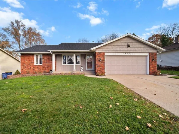 1420 Worcester Dr NE, Grand Rapids, MI 49505