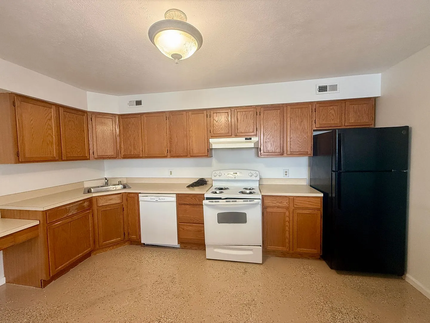 215 S Eaton Street — Photo 4
