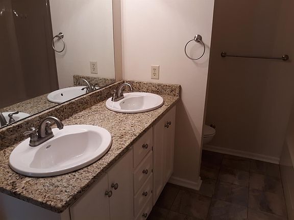 5th image of 804 Turkey Foot Ct APT 2