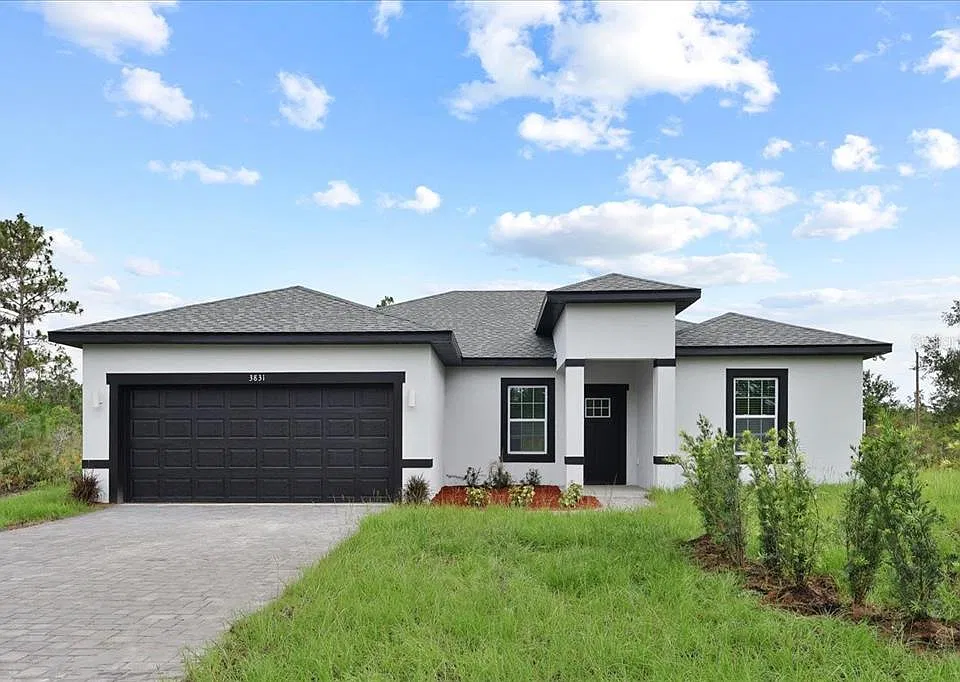 3831 Poinciana Dr