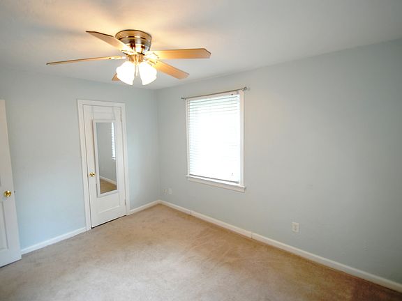 5th image of 7439 Glenroie Ave
