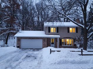 12900 Sheffield Curv, Minnetonka, MN 55305
