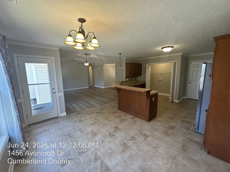 1456 Avoncroft Dr — Photo 9