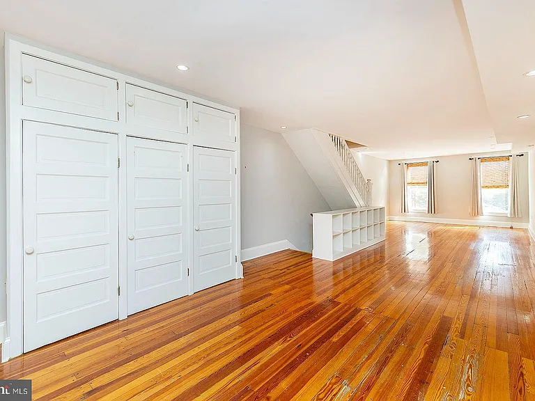 7 N Loudoun St #1/2 — Photo 8