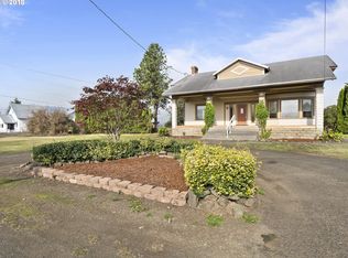 7050 Fairview Rd, Tillamook, OR 97141