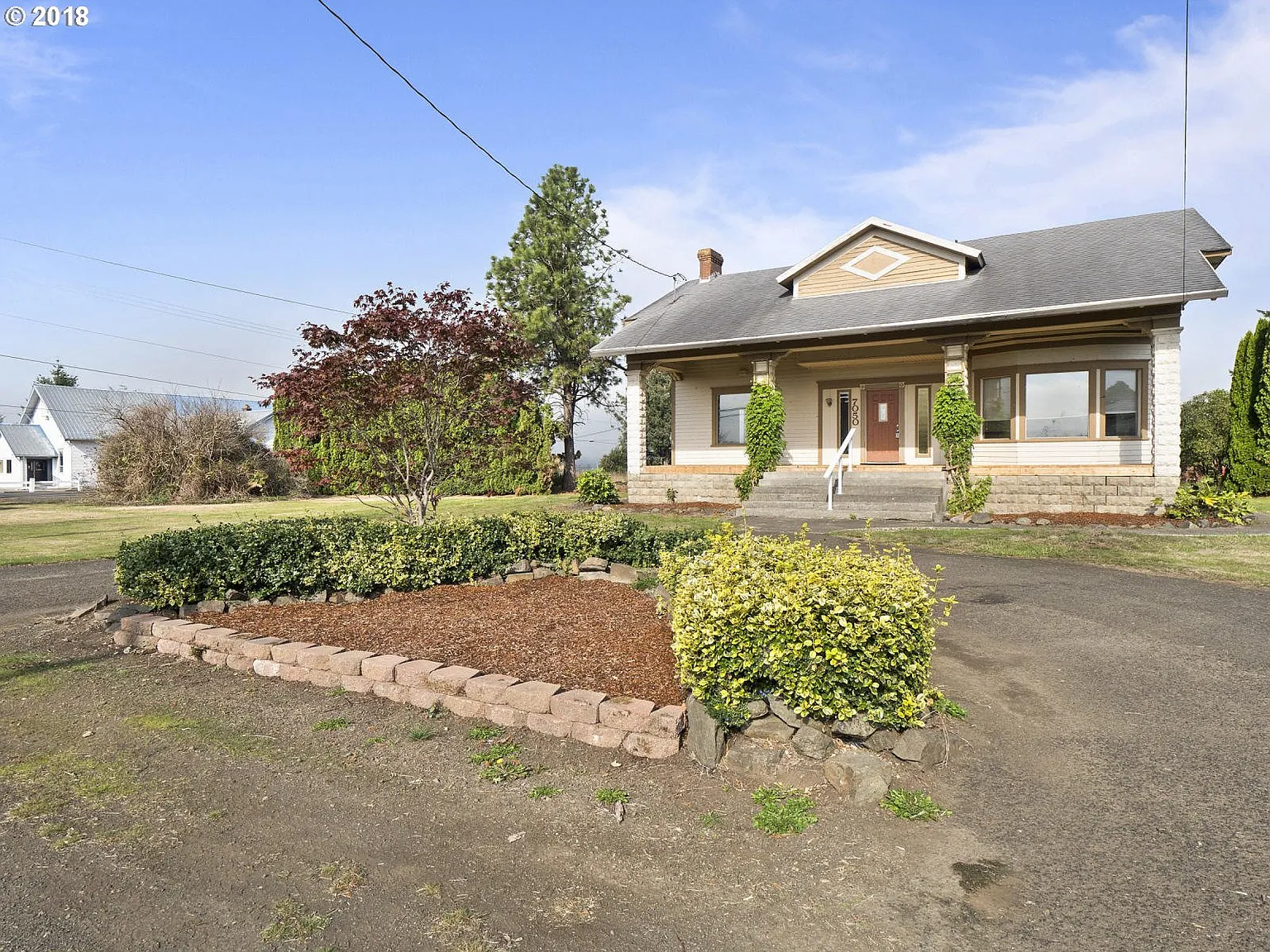 7050 Fairview Rd photo 1