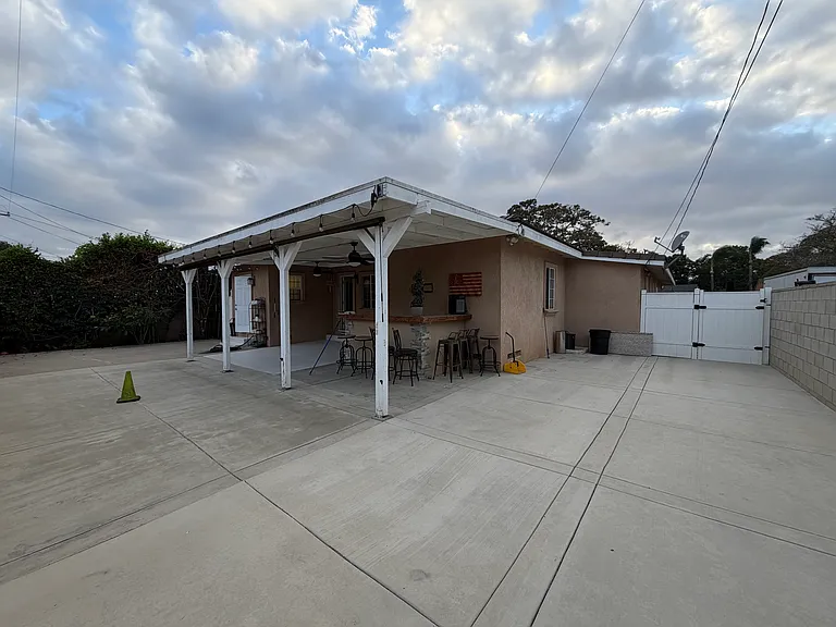2113 Tamy Ln — Photo 2