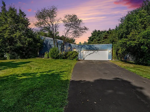 1852 Kennedy Ct, Northfield, MN 55057