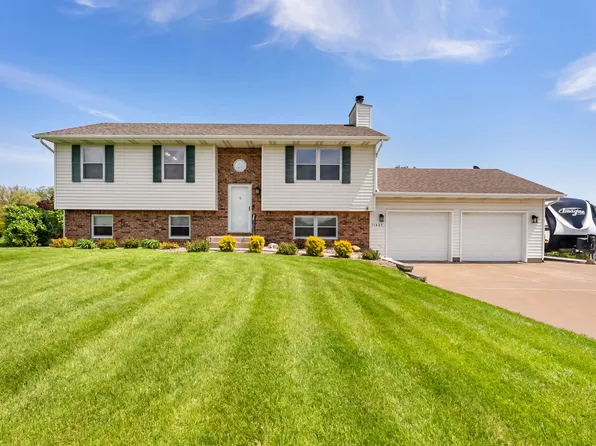 11435 95th Ave, Blue Grass, IA 52726