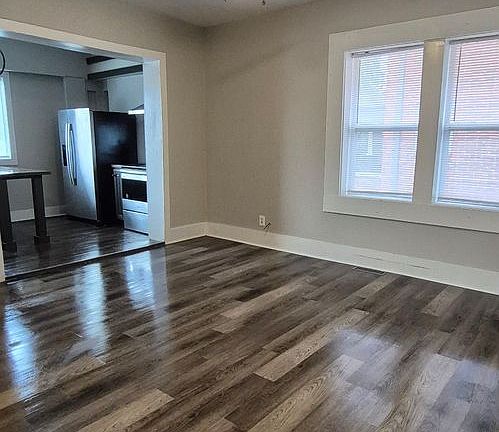 4th image of 2420 Linden Ave #2