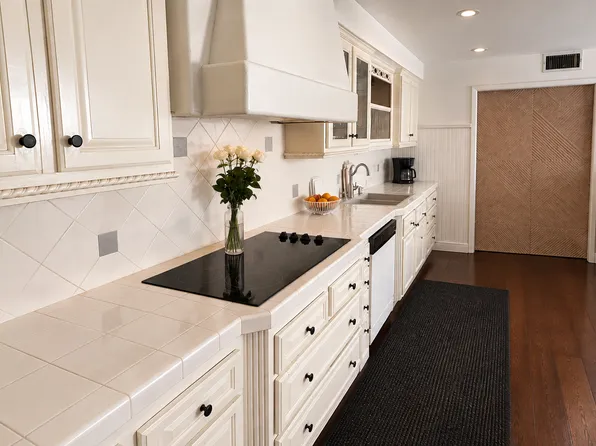 1383 Cedarview Dr, Claremont, CA 91711