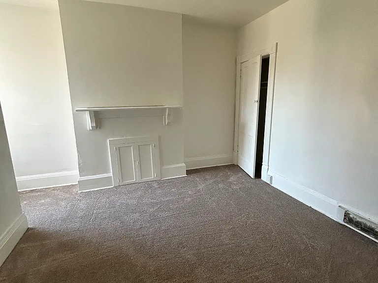 208 W Elizabeth St — Photo 15
