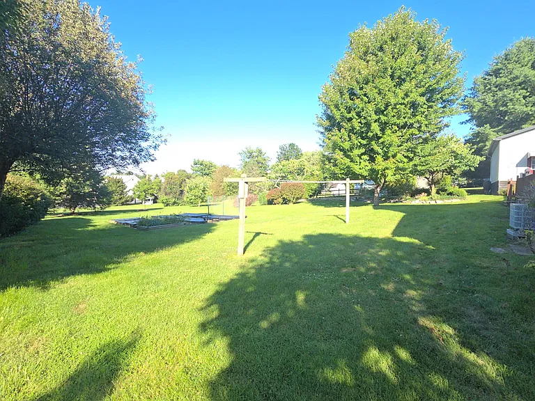 81 Graham St — Photo 19