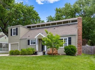 5204 W 50th Ter, Roeland Park, KS 66205