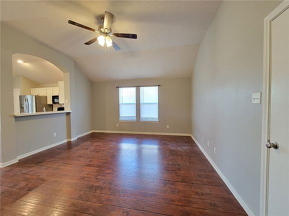 4th image of 907 Trellis Gate Ct