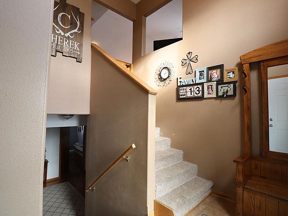 3rd image of 407 Mysteria Ln