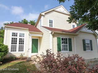 2015 Serenity Ln, Woodstock, IL 60098