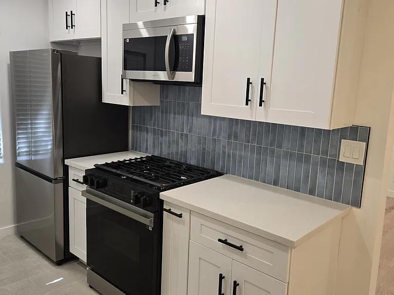 7521 Norton Ave #7 — Photo 6