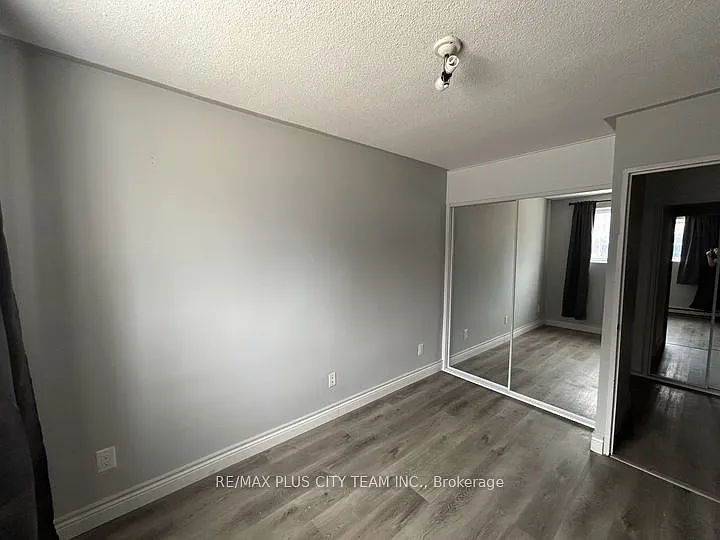 200 Park Rd N #101 — Photo 6