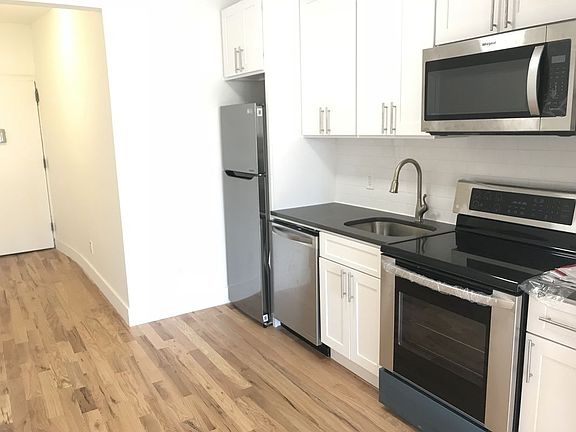 3rd image of 75 E 21st St APT 6D
