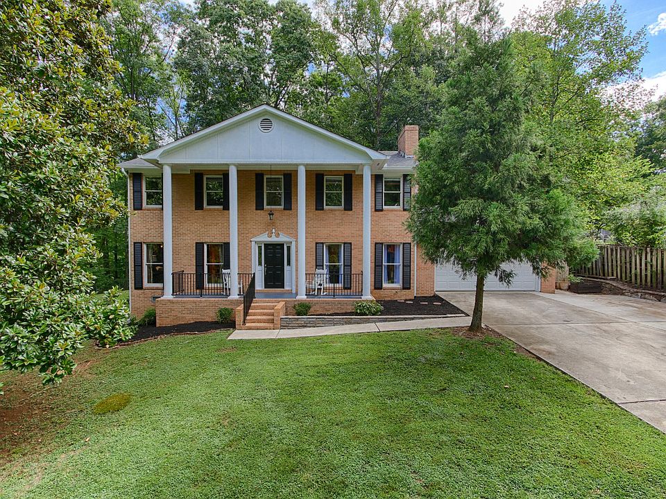 1st image of 1008 SE Inglewood Dr