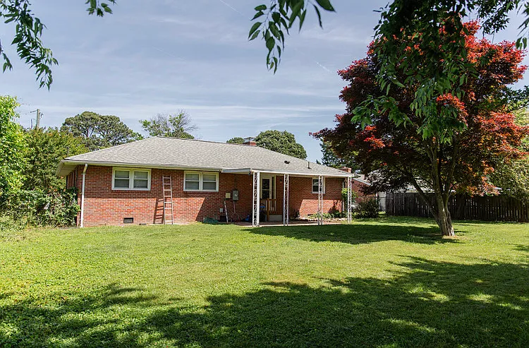 323 Shoreline Dr — Photo 23