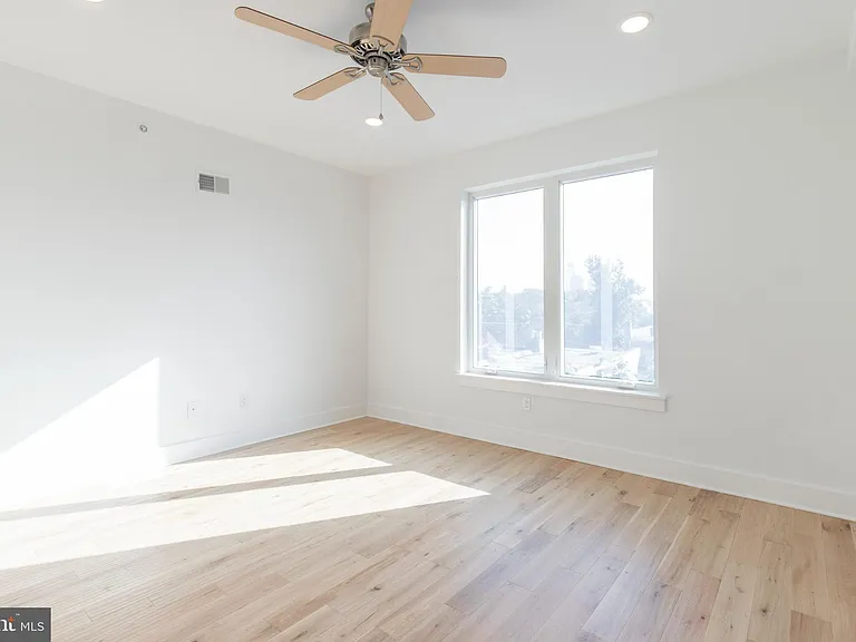 2406 W Master St #2 — Photo 18