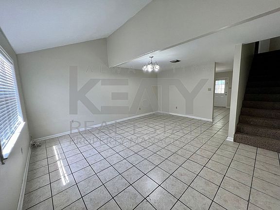 2nd image of 201 S Washington St APT B