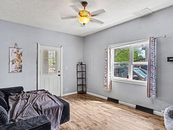 4th image of 519 Rose Ave