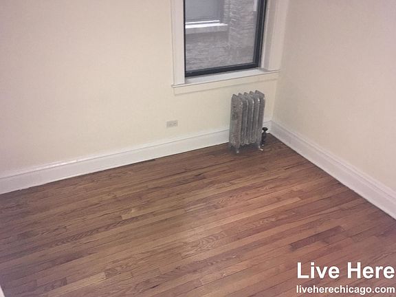 5th image of 4725 N Leavitt St #1M