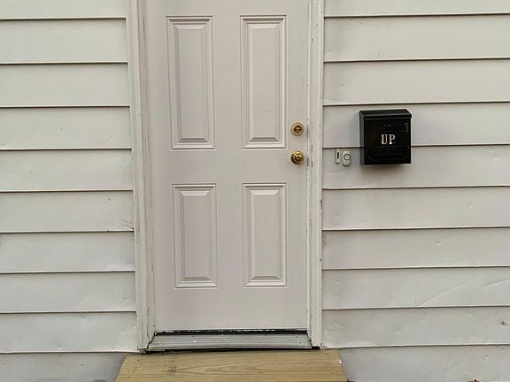 3rd image of 202 Cottage St