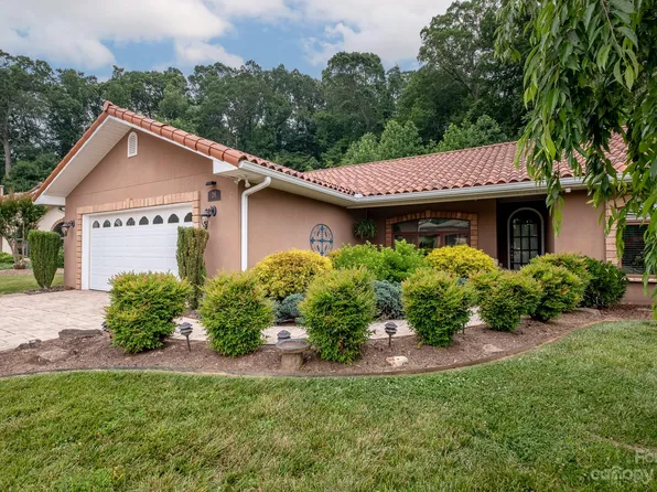 26 Ocaso Dr, Asheville, NC 28806